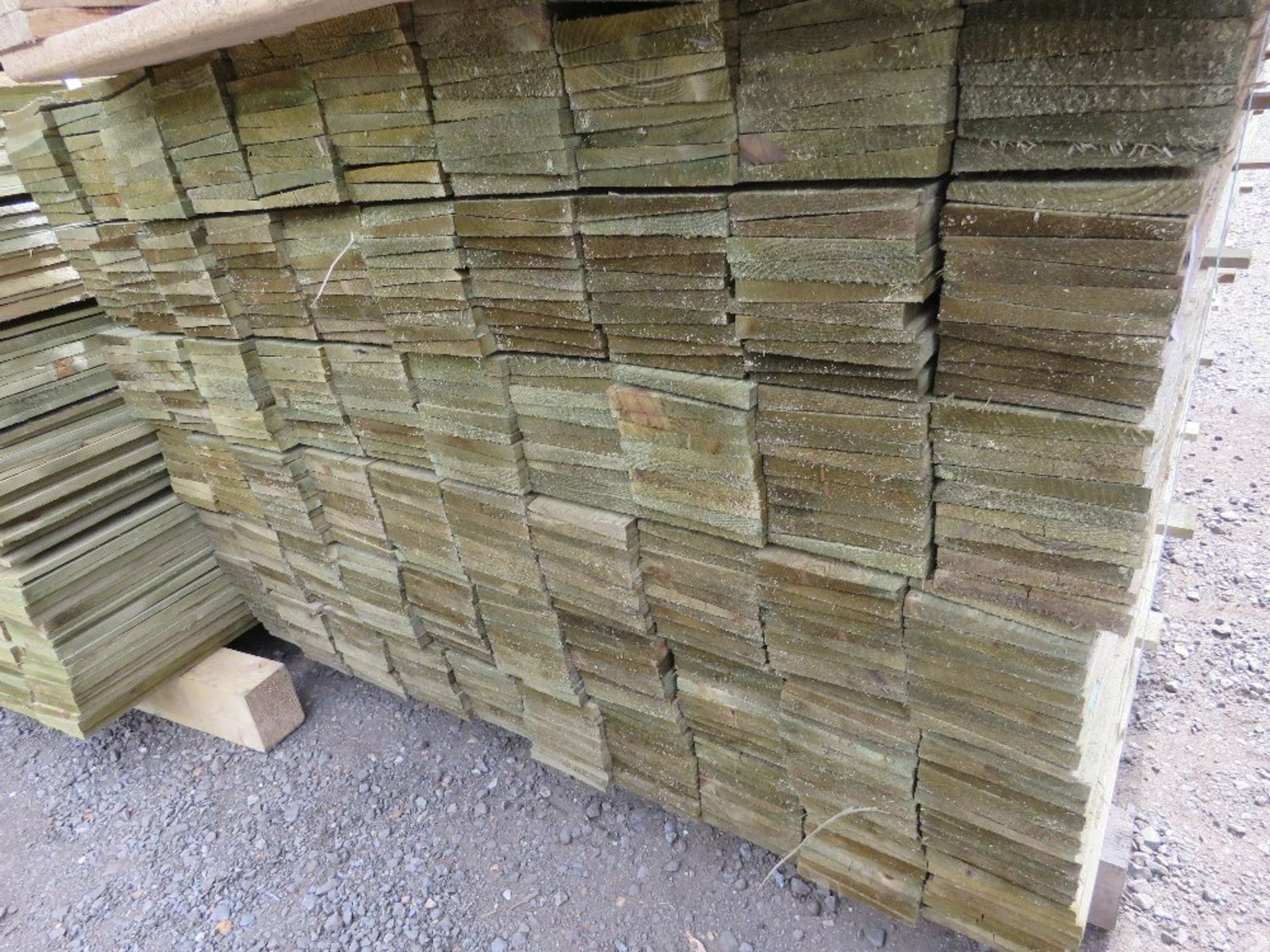 LARGE PACK OF PRESSURE TRAETED FEATHER EDGE CLADDING TIMBER BOARDS @ 1.8M LENGTH X 10CM WIDTH APPROX - Image 2 of 3