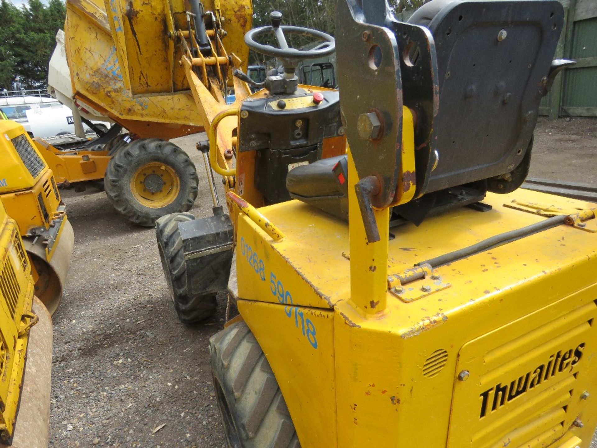 THWAITES 1 TONNE HIGH TIP DUMPER, 2500 REC HOURS. SN:SLCM201ZZ502A6121. WHEN TESTED WAS SEEN TO DRI - Image 7 of 9