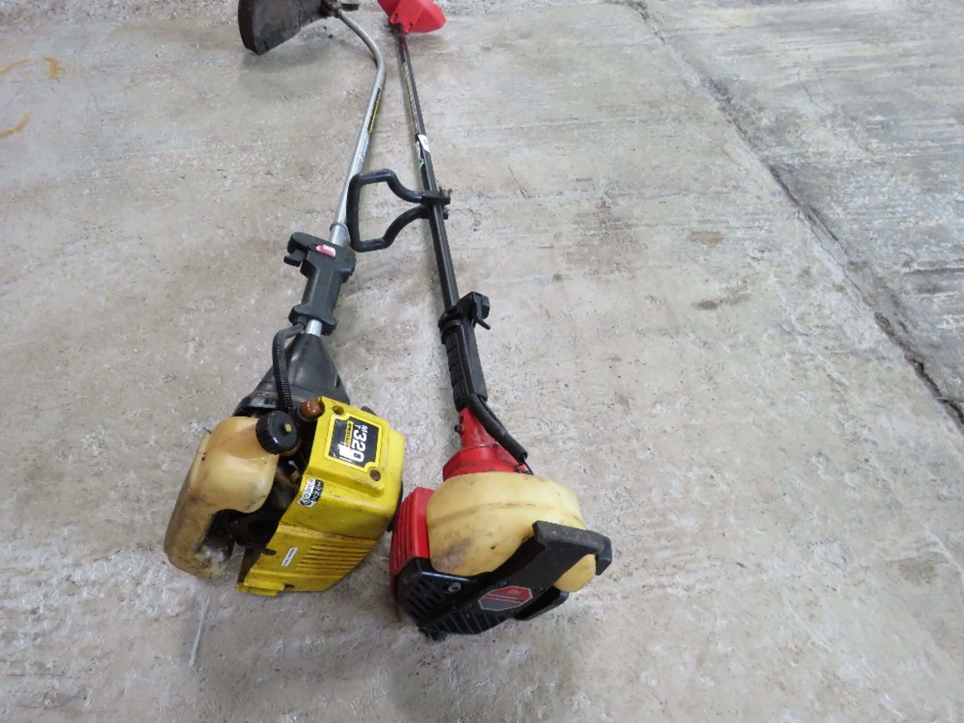 2 X PETROL ENGINED STRIMMERS. THIS LOT IS SOLD UNDER THE AUCTIONEERS MARGIN SCHEME, THEREFORE NO VAT - Image 3 of 4
