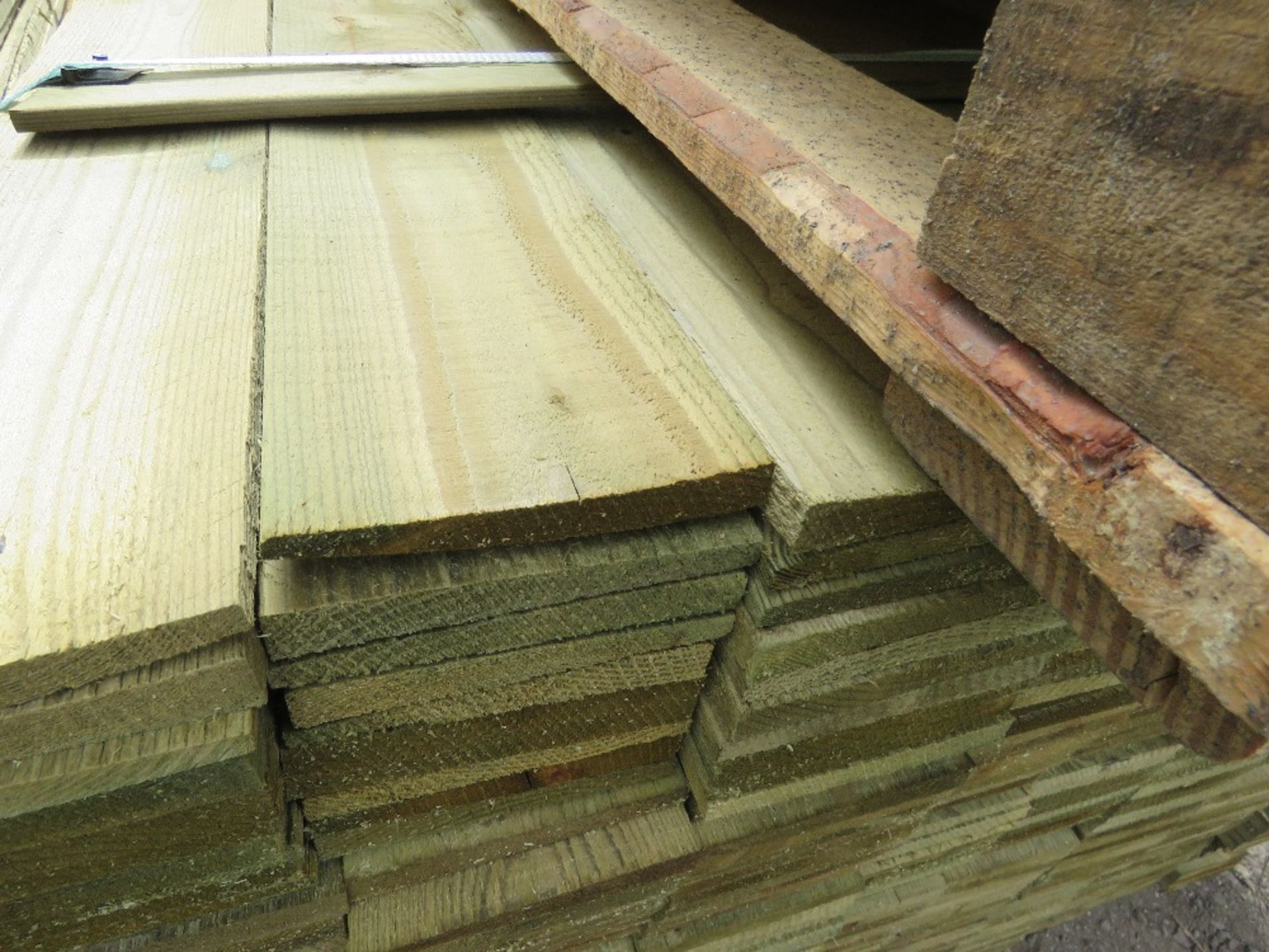 LARGE PACK OF PRESSURE TRAETED FEATHER EDGE CLADDING TIMBER BOARDS @ 1.8M LENGTH X 10CM WIDTH APPROX - Image 3 of 3