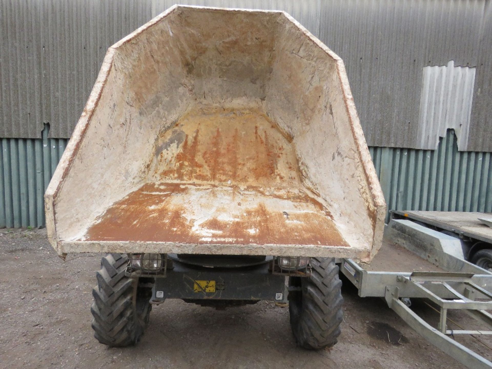 TEREX TA3 3 TONNE SWIVEL SKIP DUMPER, YEAR 2015 BUILD, 1190 REC HOURS. SN:SLBDDDKOEF6PB7528. WHEN TE - Image 2 of 11