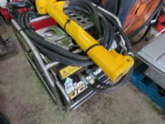 JCB BEAVER HYDRAULIC BREAKER PACK WITH HOSE AND GUN.