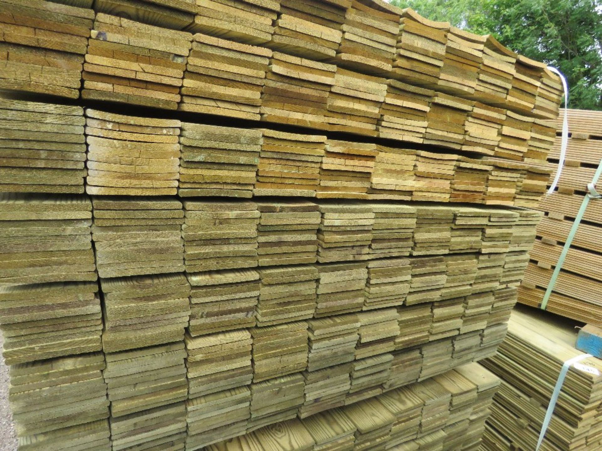 LARGE PACK OF PRESSURE TREATED HIT AND MISS TIMBER CLADDING BOARDS FOR FENCING PANELS ETC @ 1.74M