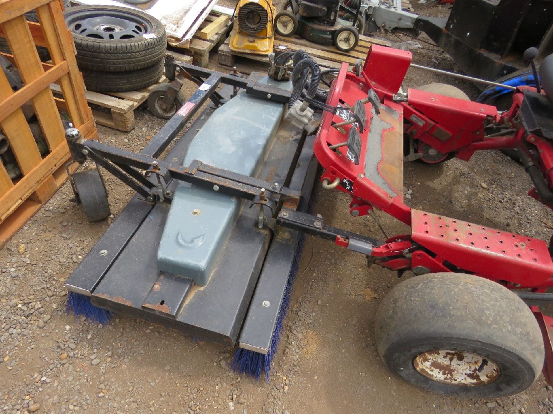 TORO GREENSMASTER 3050 WITH ROTARY POWER BRUSH ATTACHMENT. PETROL ENGINED. - Image 2 of 5