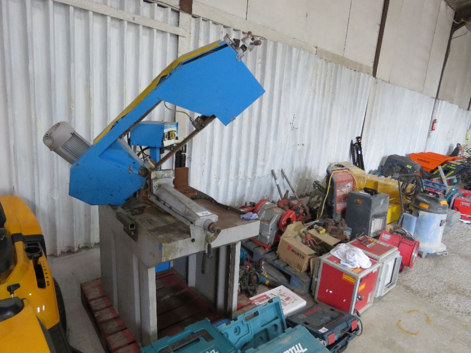 AUTOCUT YCM285 3 PHASE POWERED BANDSAW. SOURCED FROM SCHOOL, WORKING WHEN REMOVED. THIS LOT IS SOLD - Image 2 of 4