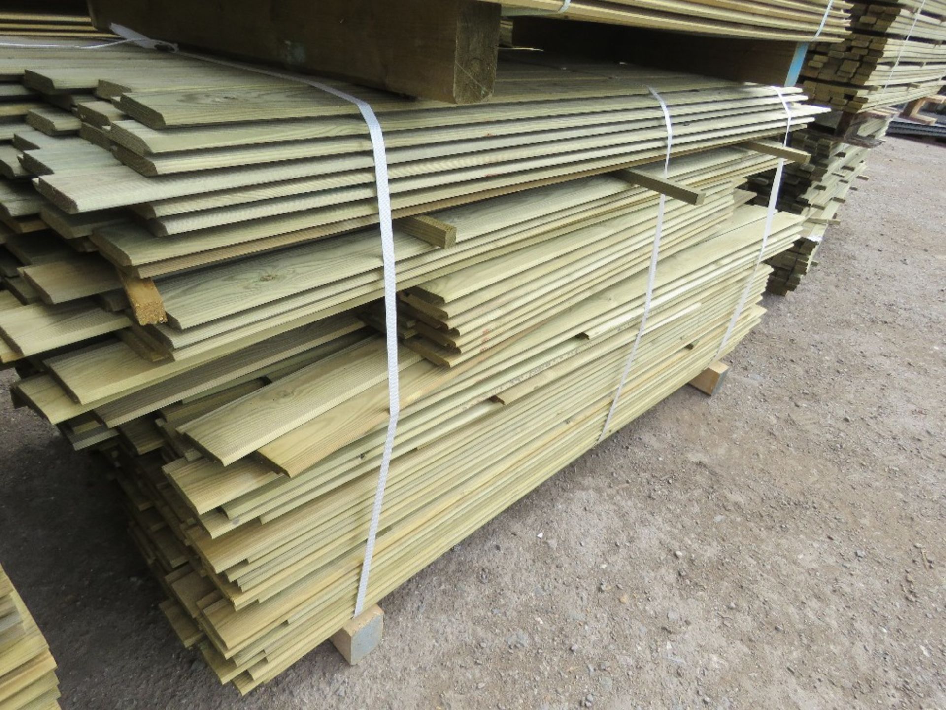 LARGE PACK OF PRESSURE TREATED TIMBER SHIPLAP CLADDING FOR FENCING PANELS ETC MIXED @ 1.1-1.9M LENGT - Image 3 of 3