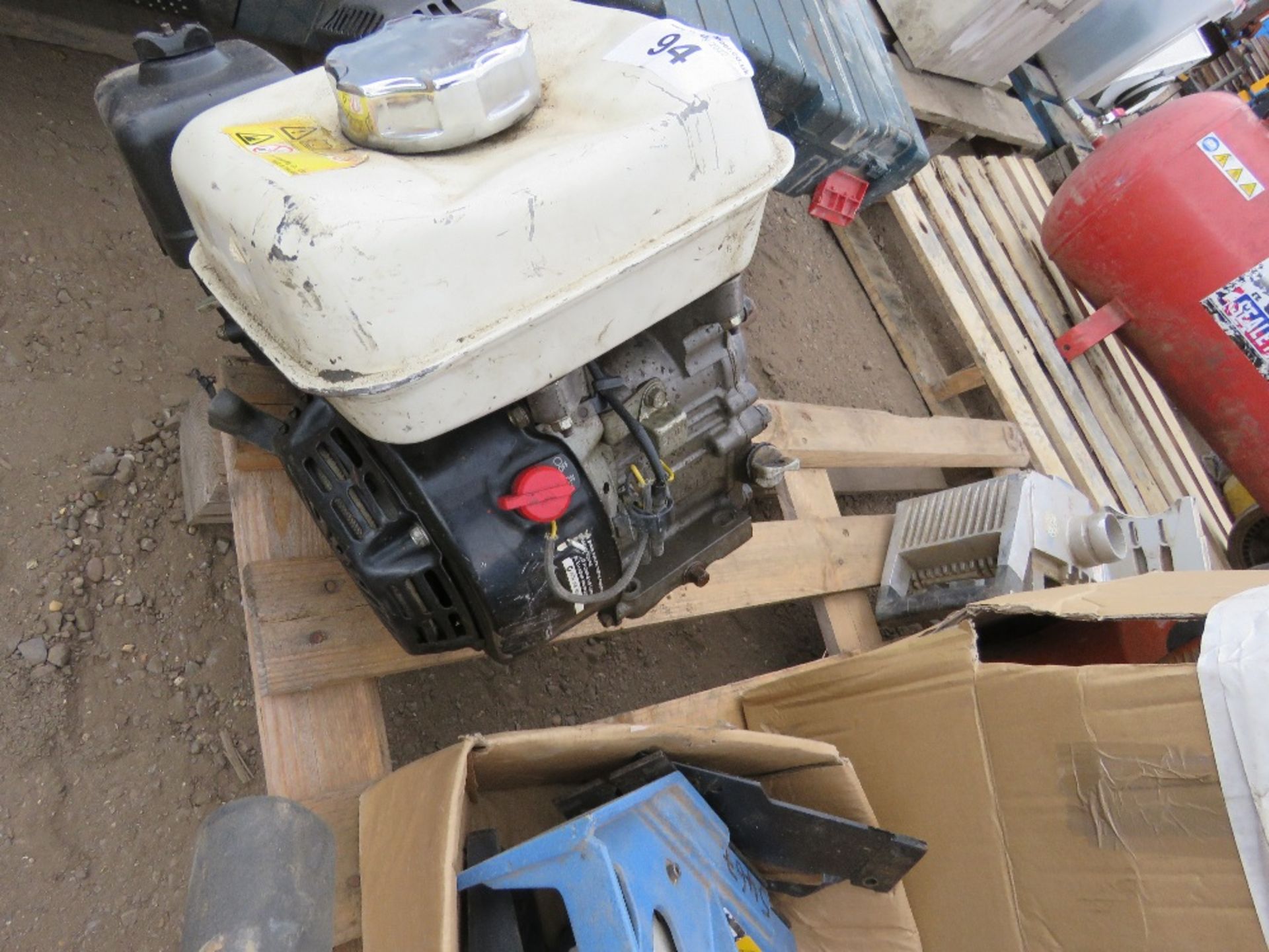 PETROL ENGINE PLUS ASSORTED STIHL SAW SPARES ETC. THIS LOT IS SOLD UNDER THE AUCTIONEERS MARGIN SCHE - Image 5 of 5