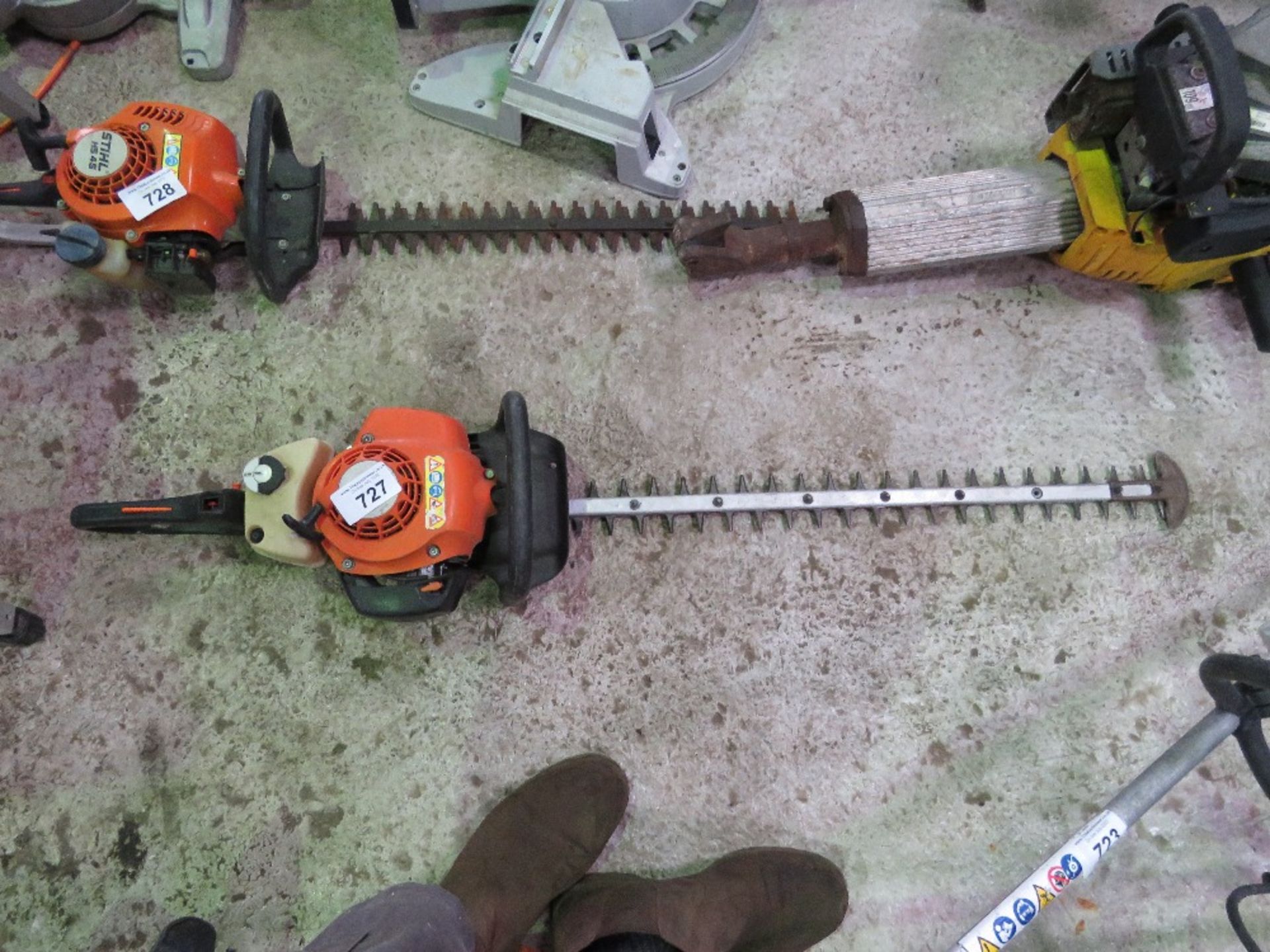 STIHL PETROL HEDGECUTTER THIS LOT IS SOLD UNDER THE AUCTIONEERS MARGIN SCHEME, THEREFORE NO VAT WIL