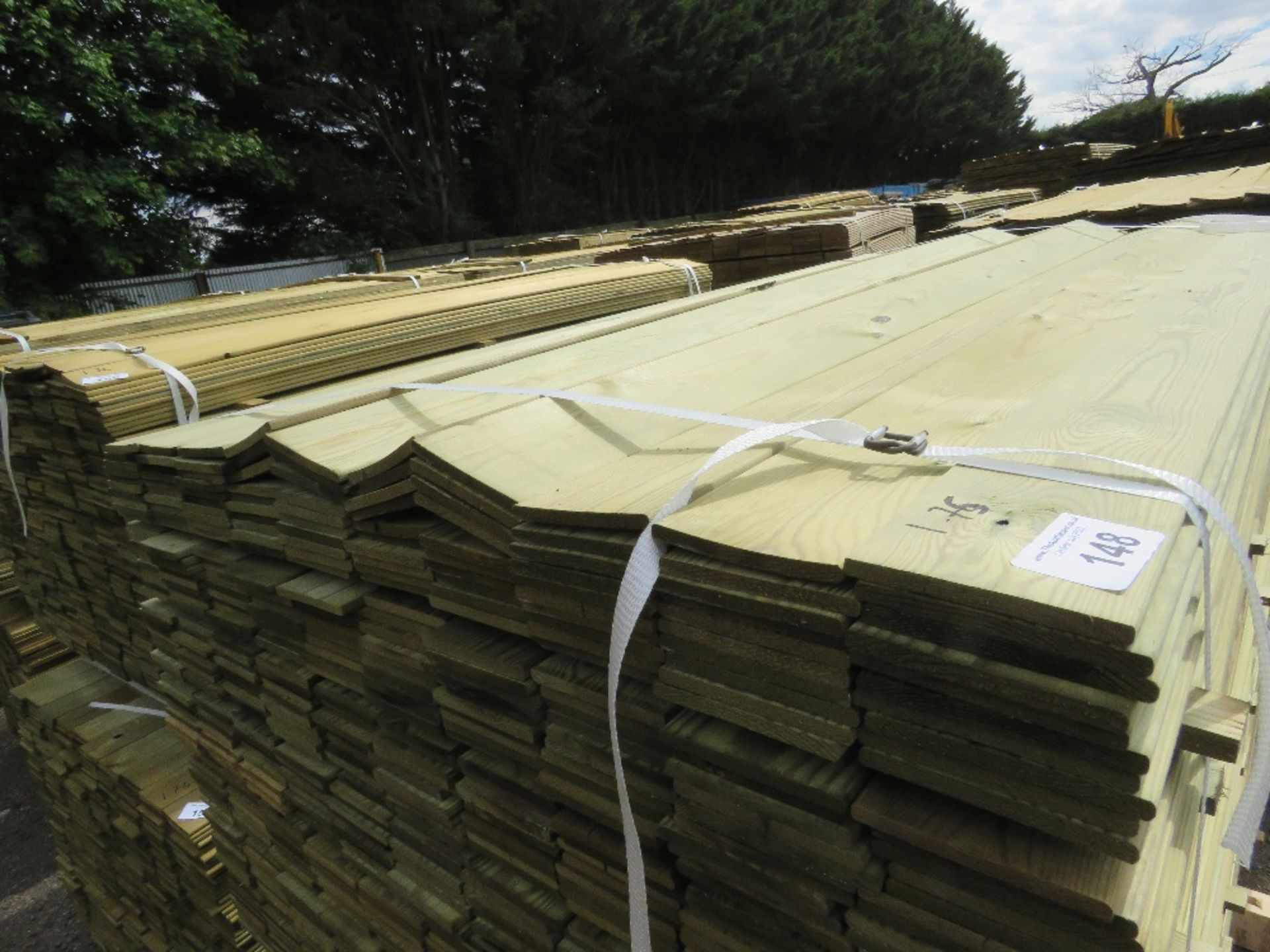 LARGE PACK OF PRESSURE TREATED HIT AND MISS TIMBER CLADDING BOARDS FOR FENCING PANELS ETC @ 1.74M - Image 3 of 3