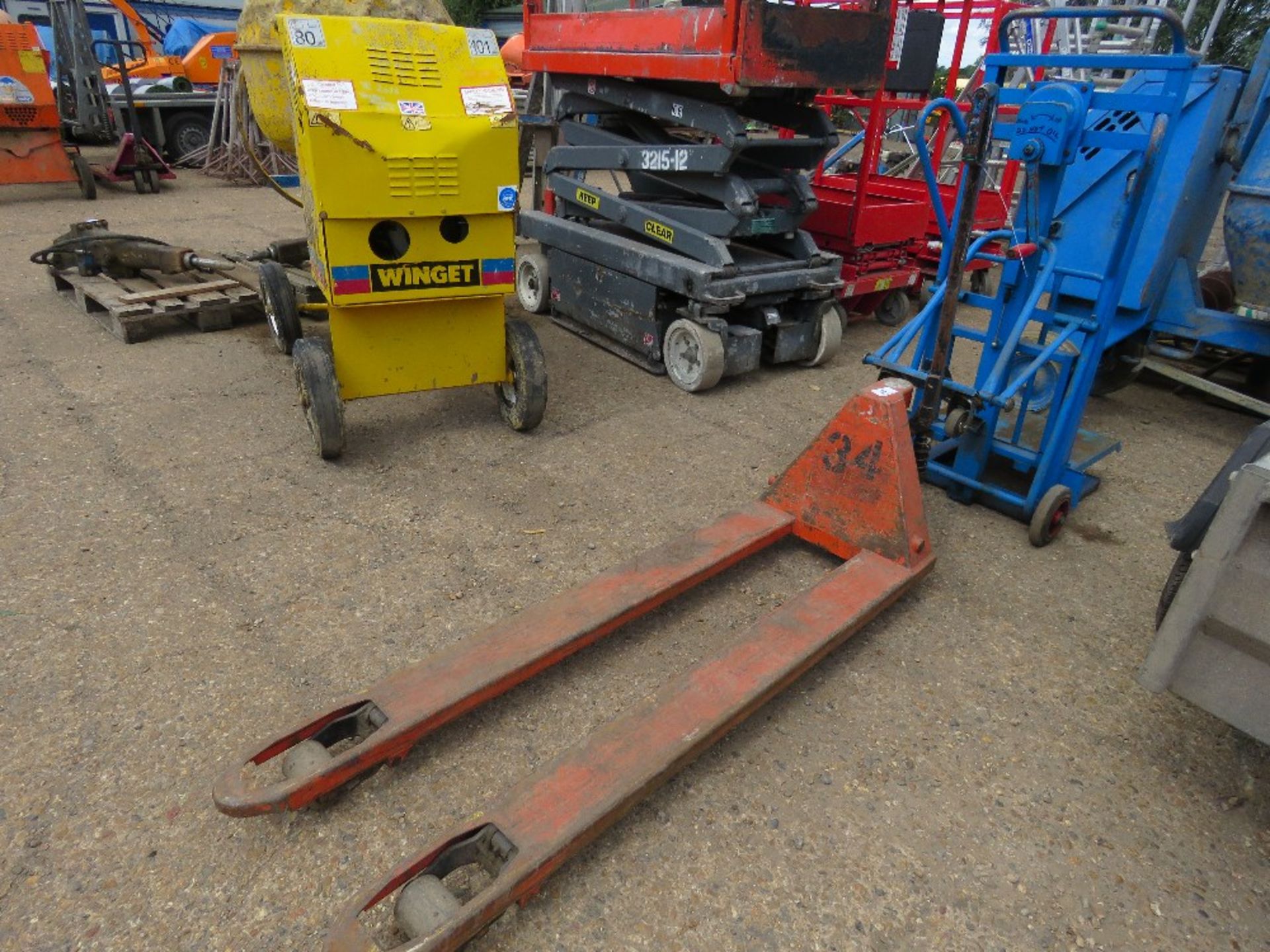 PALLET TRUCK WITH LONG BLADES. - Image 2 of 2