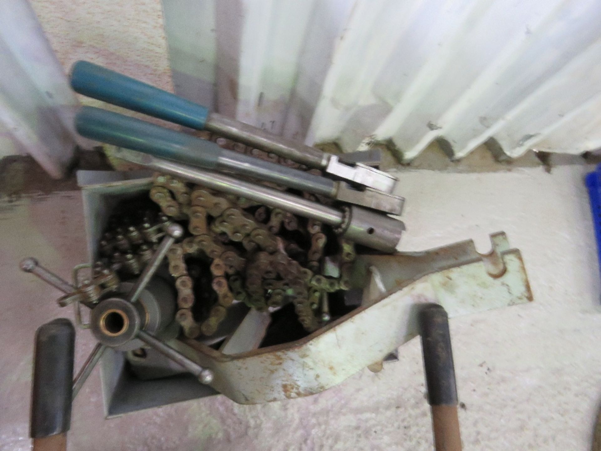 ASSORTED PIPE MAINTENANCE EQUIPMENT. THIS LOT IS SOLD UNDER THE AUCTIONEERS MARGIN SCHEME, THEREFORE - Image 3 of 3