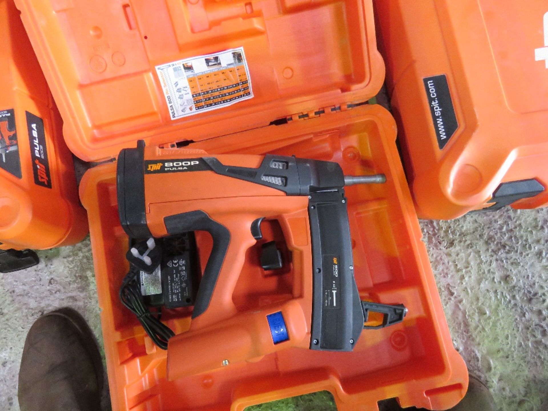 SPIT PULSA 800P NAIL GUN IN A CASE. - Image 2 of 2