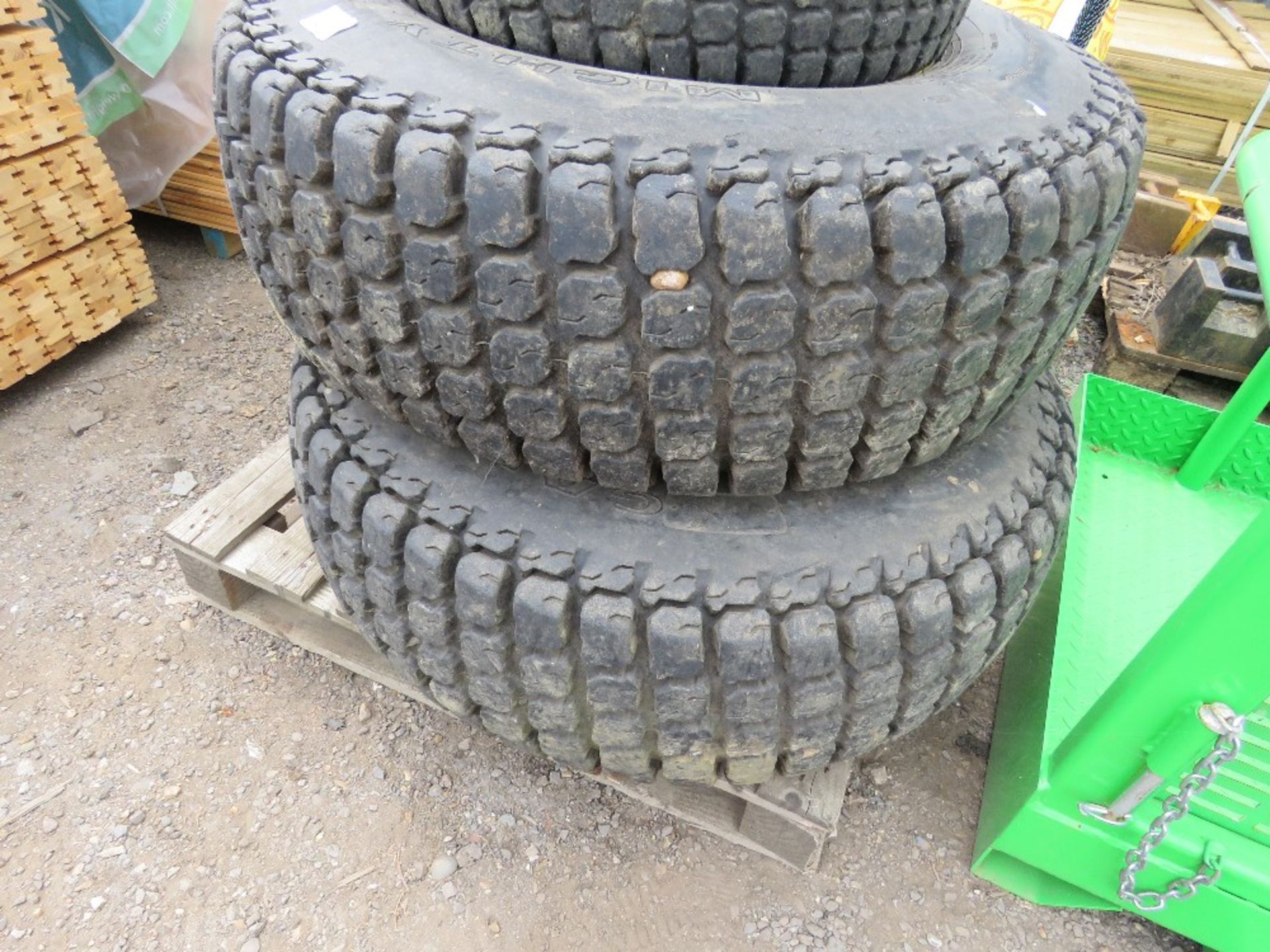 SET OF GRASSLAND WHEELS AND TYRES, BELIVED FROM JOHN DEERE TRACTOR. 2@41X14.00-20 PLUS 2@ 27X8.50-15 - Image 5 of 5