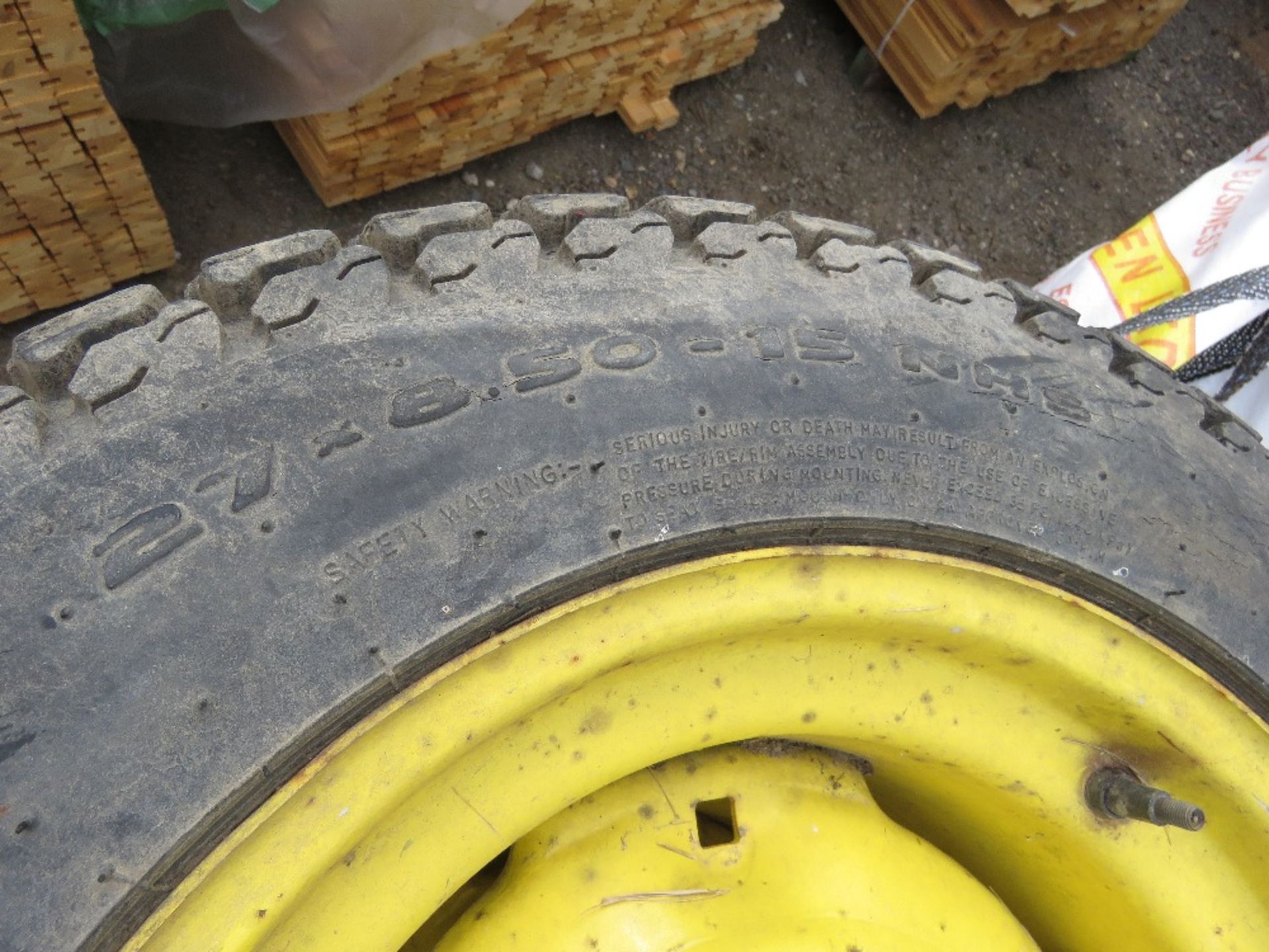 SET OF GRASSLAND WHEELS AND TYRES, BELIVED FROM JOHN DEERE TRACTOR. 2@41X14.00-20 PLUS 2@ 27X8.50-15 - Image 3 of 5