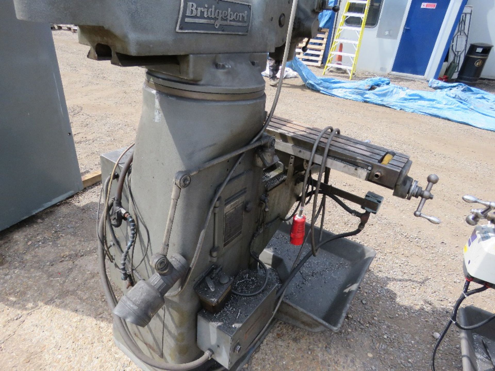 BRIDGEPORT MILLING MACHINE WITH CONTROLLER UNIT AS SHOWN. SOURCED FROM DEPOT CLOSURE. - Image 7 of 12