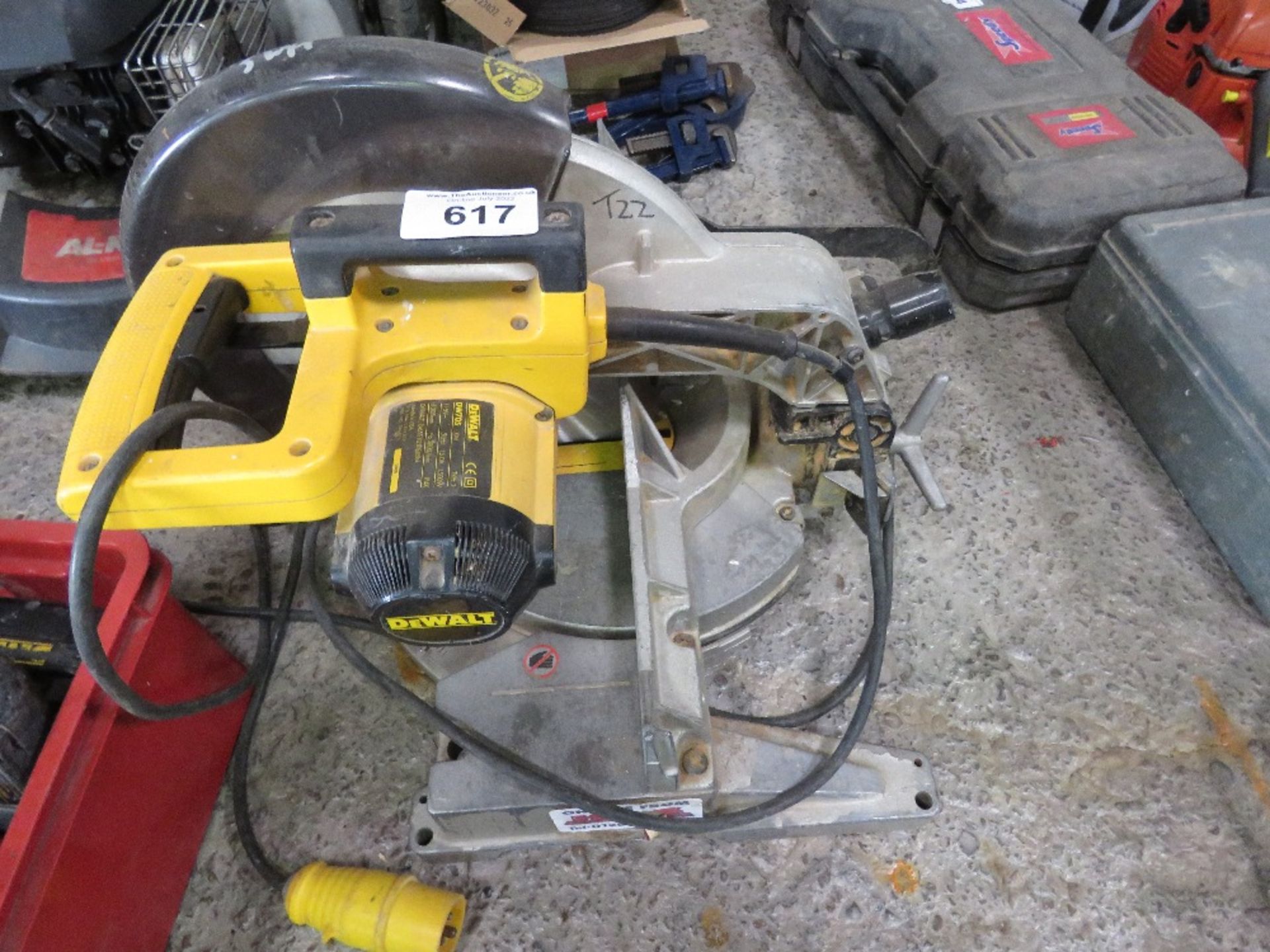 DEWALT 110VOLT MITRE SAW.