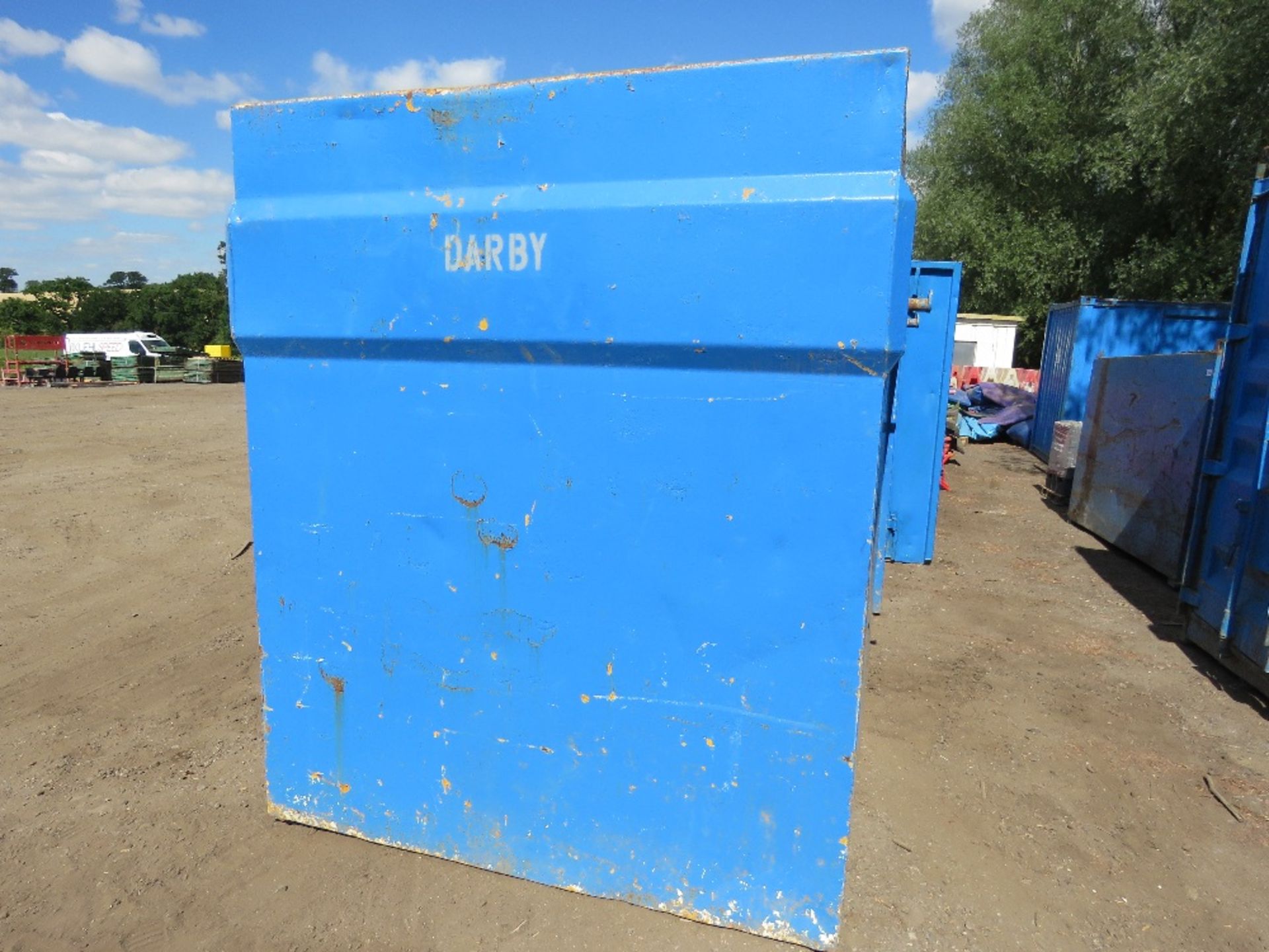 SKIP CHAIN LIFT ENCLOSED STEEL STORAGE CONTAINER 3M X 1.75M APPROX TS10 WITH KEYS. DIRECT FROM - Image 3 of 6