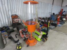 GLOBE TOY DISPENSER UNIT. THIS LOT IS SOLD UNDER THE AUCTIONEERS MARGIN SCHEME, THEREFORE NO VAT WIL
