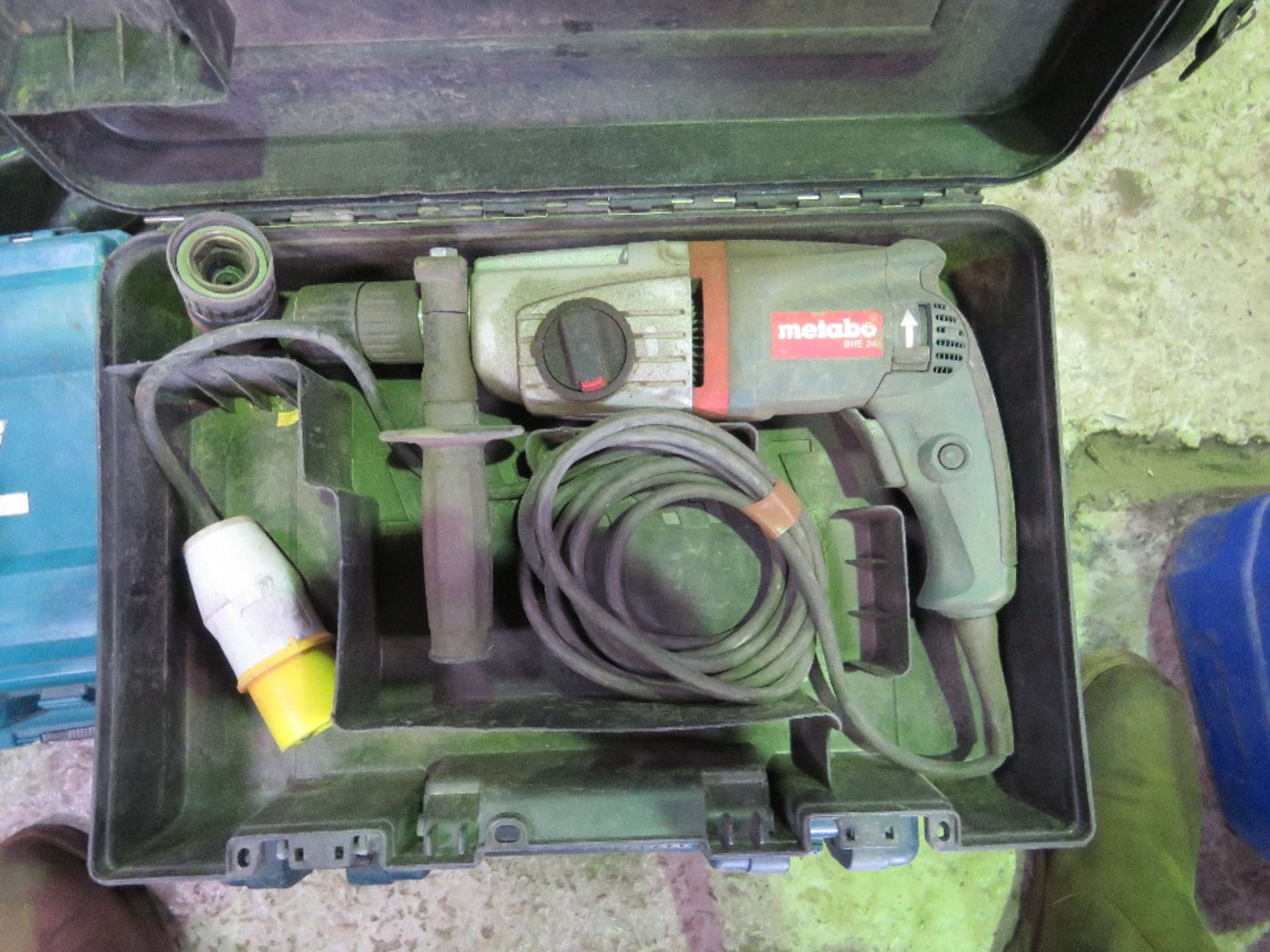 3X 110V DRILLS THIS LOT IS SOLD UNDER THE AUCTIONEERS MARGIN SCHEME, THEREFORE NO VAT WILL BE CHARG - Image 2 of 4