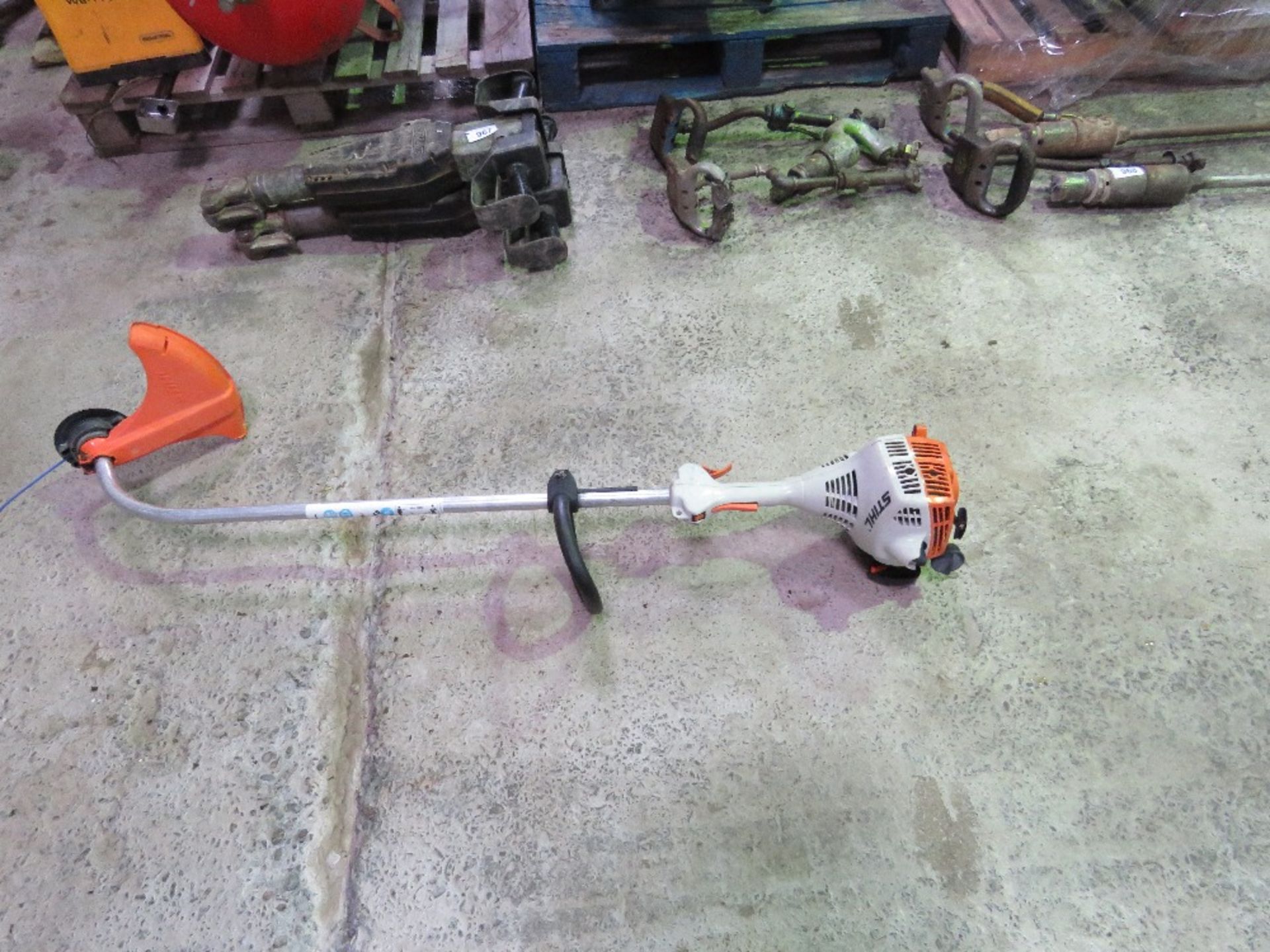 STIHL FS45 PETROL STRIMMER. THIS LOT IS SOLD UNDER THE AUCTIONEERS MARGIN SCHEME, THEREFORE NO VAT W - Image 2 of 3