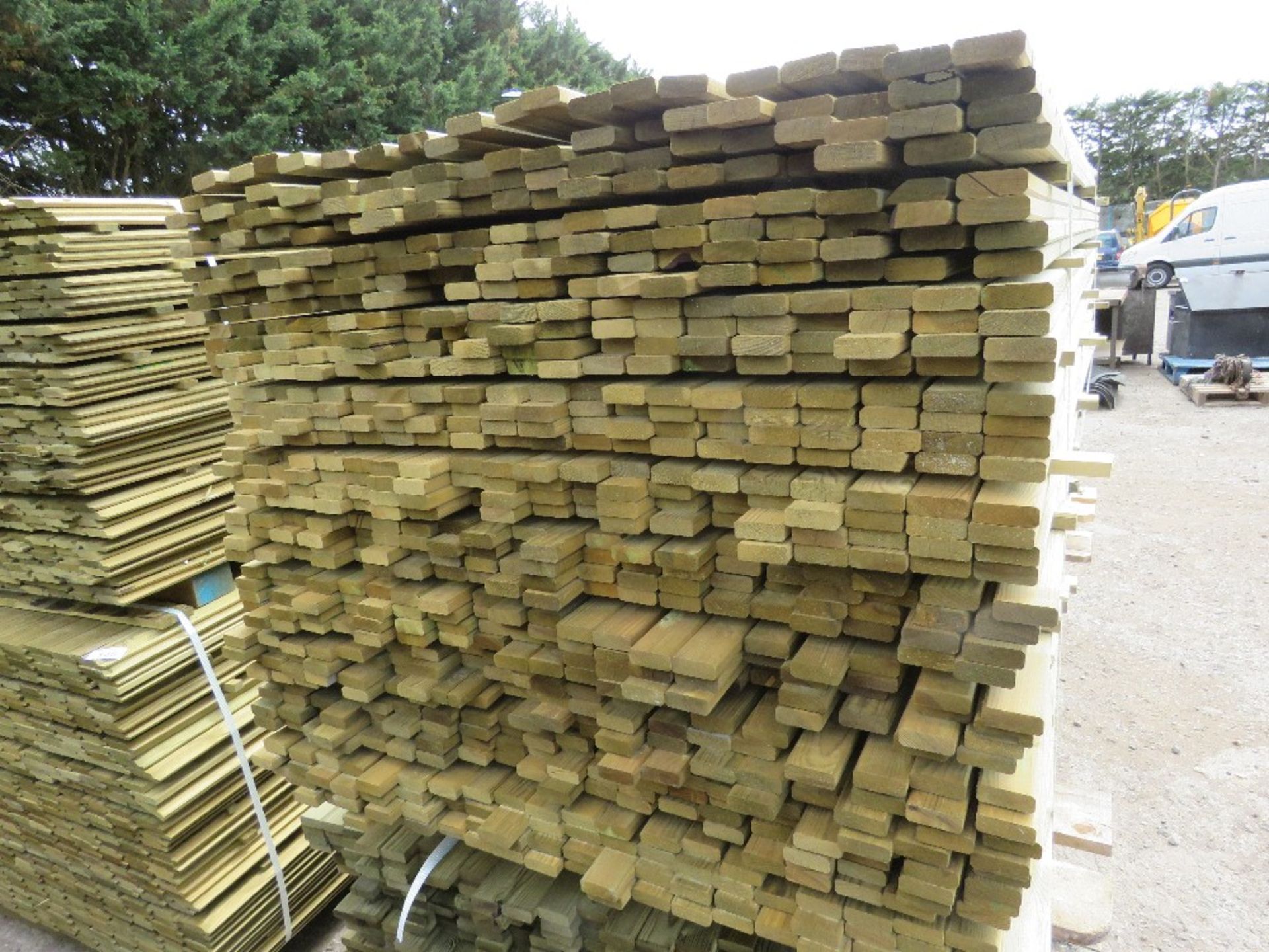 LARGE PACK OF PRESSURE TREATED VENETIAN SLATS FOR FENCING PANELS ETC @ 1.82M LENGTH 45MM WIDE X 17MM - Image 2 of 3