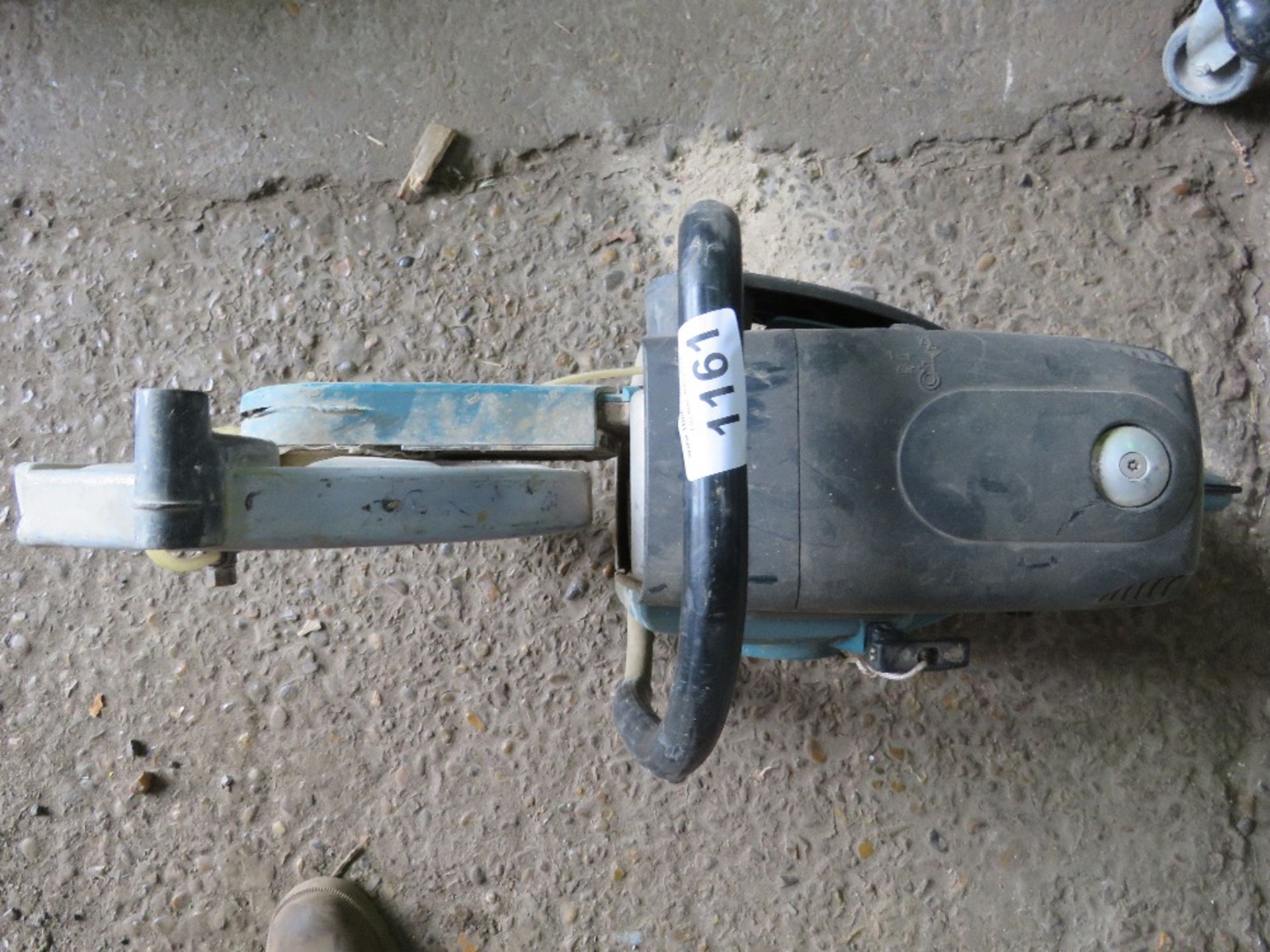 MAKITA PETROL SAW. THIS LOT IS SOLD UNDER THE AUCTIONEERS MARGIN SCHEME, THEREFORE NO VAT WILL BE CH