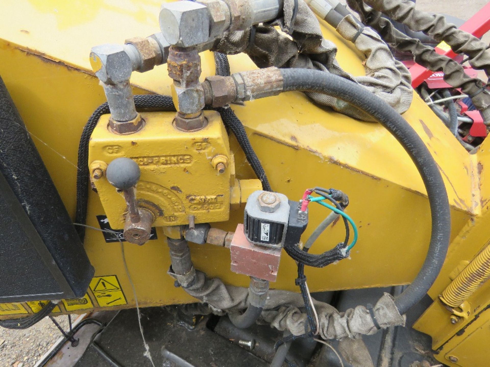 VERMEER PETROL ENGINED TOWED CHIPPER. WHEN TESTED WAS SEEN TO TURN OVER BUT NOT STATING (NO SPARK??) - Image 6 of 6