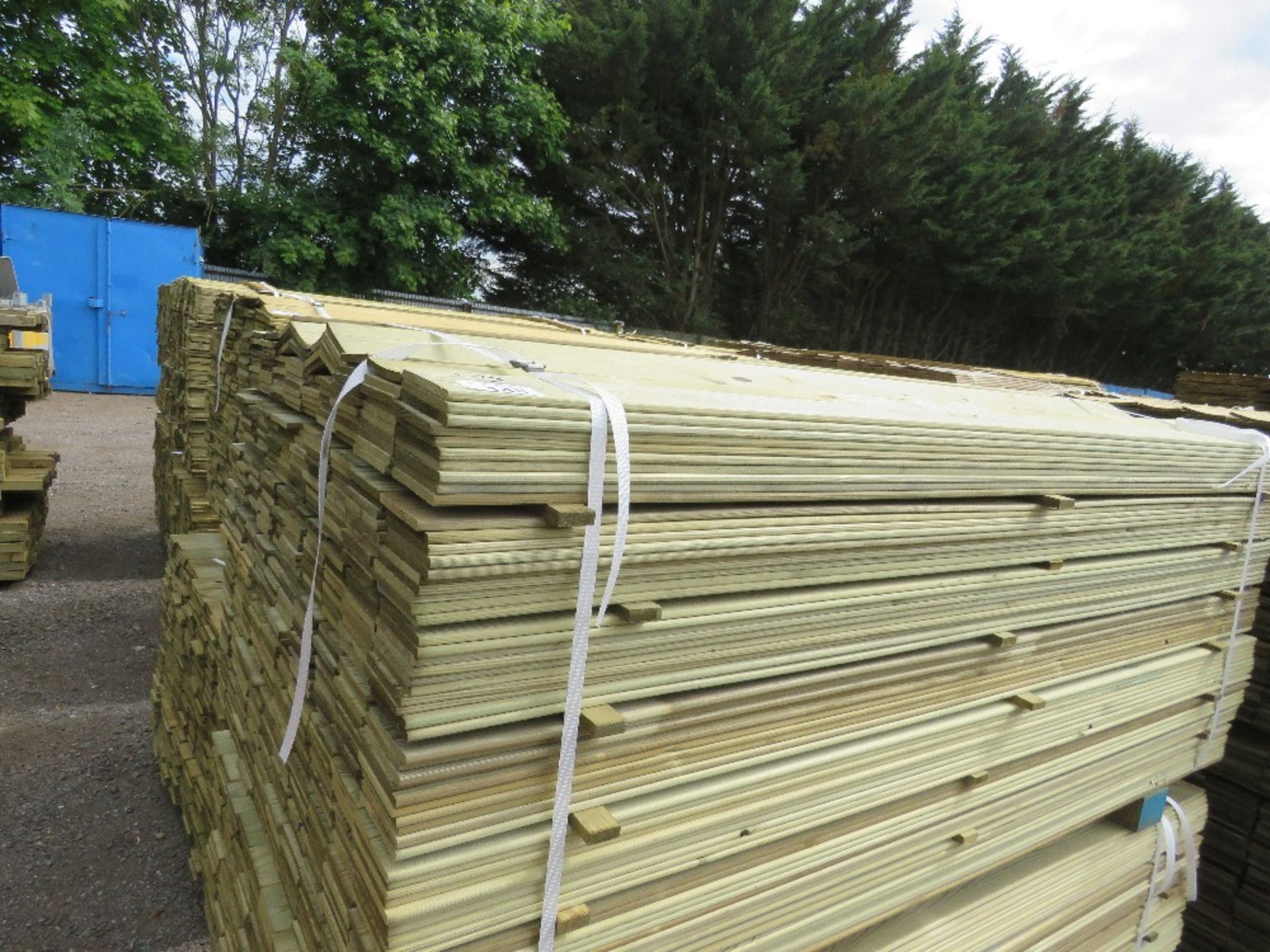 LARGE PACK OF PRESSURE TREATED HIT AND MISS TIMBER CLADDING BOARDS FOR FENCING PANELS ETC @ 1.74M