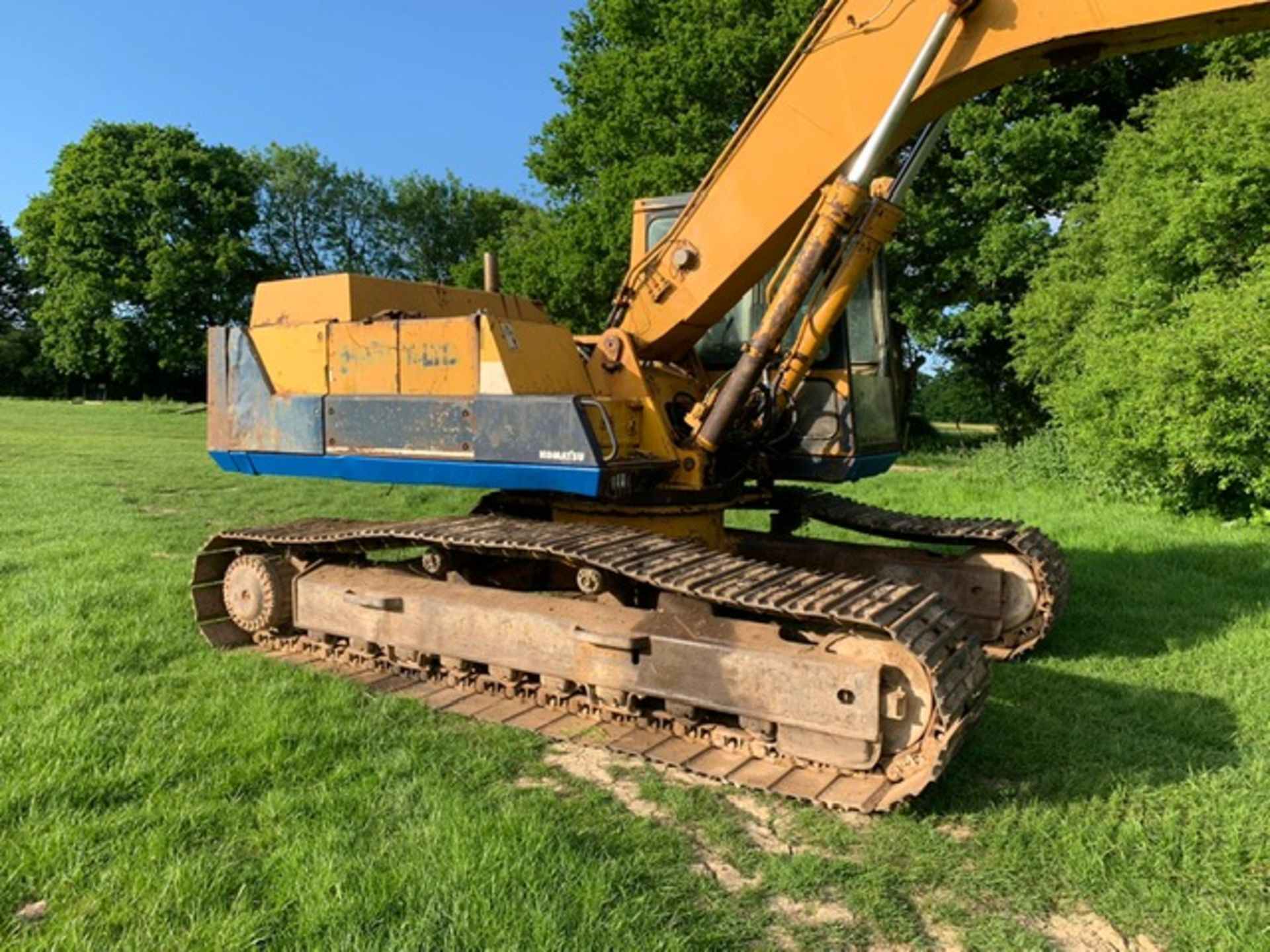 KOMATSU PC210 STEEL TRACKED EXCAVATOR