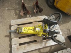 ATLAS COPCO HYDRAULIC EXCAVATOR BREAKER ON 30MM PINS. SEEN WORKING BY VENDOR WHEN RECENTLY TAKEN AS