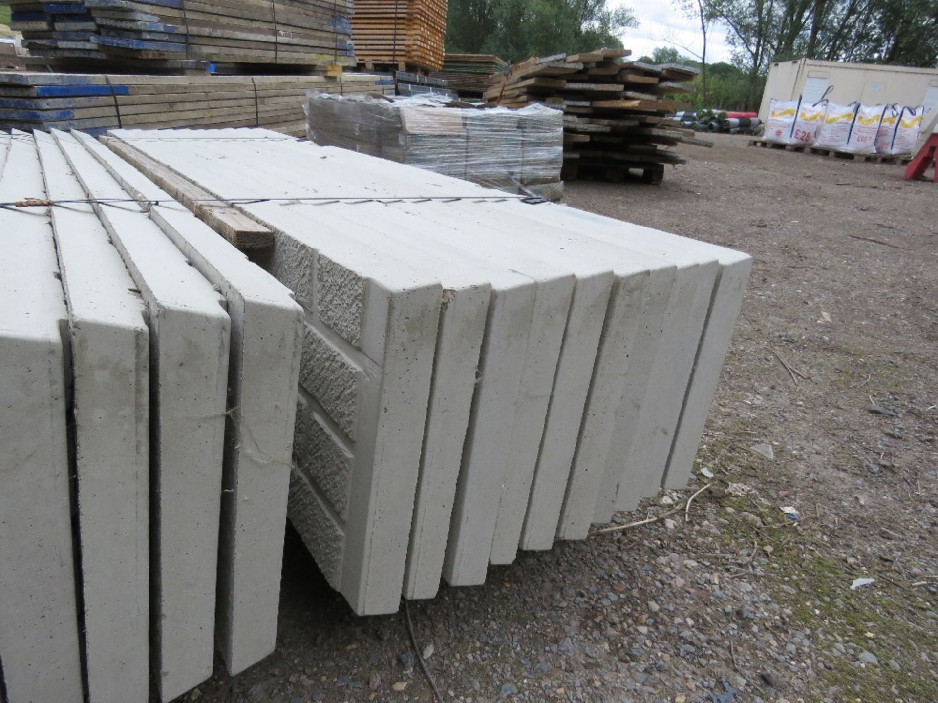 PALLET OF 20 X BRICK EFFECT CONCRETE GRAVEL BOARDS 1.83M X 30CM APPROX. - Image 4 of 5