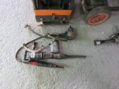 4 X AIR TOOLS: NEEDLE GUN, DEMO PICK PLUS 2 X SMALL NUT GUNS. THIS LOT IS SOLD UNDER THE AUCTIONEERS