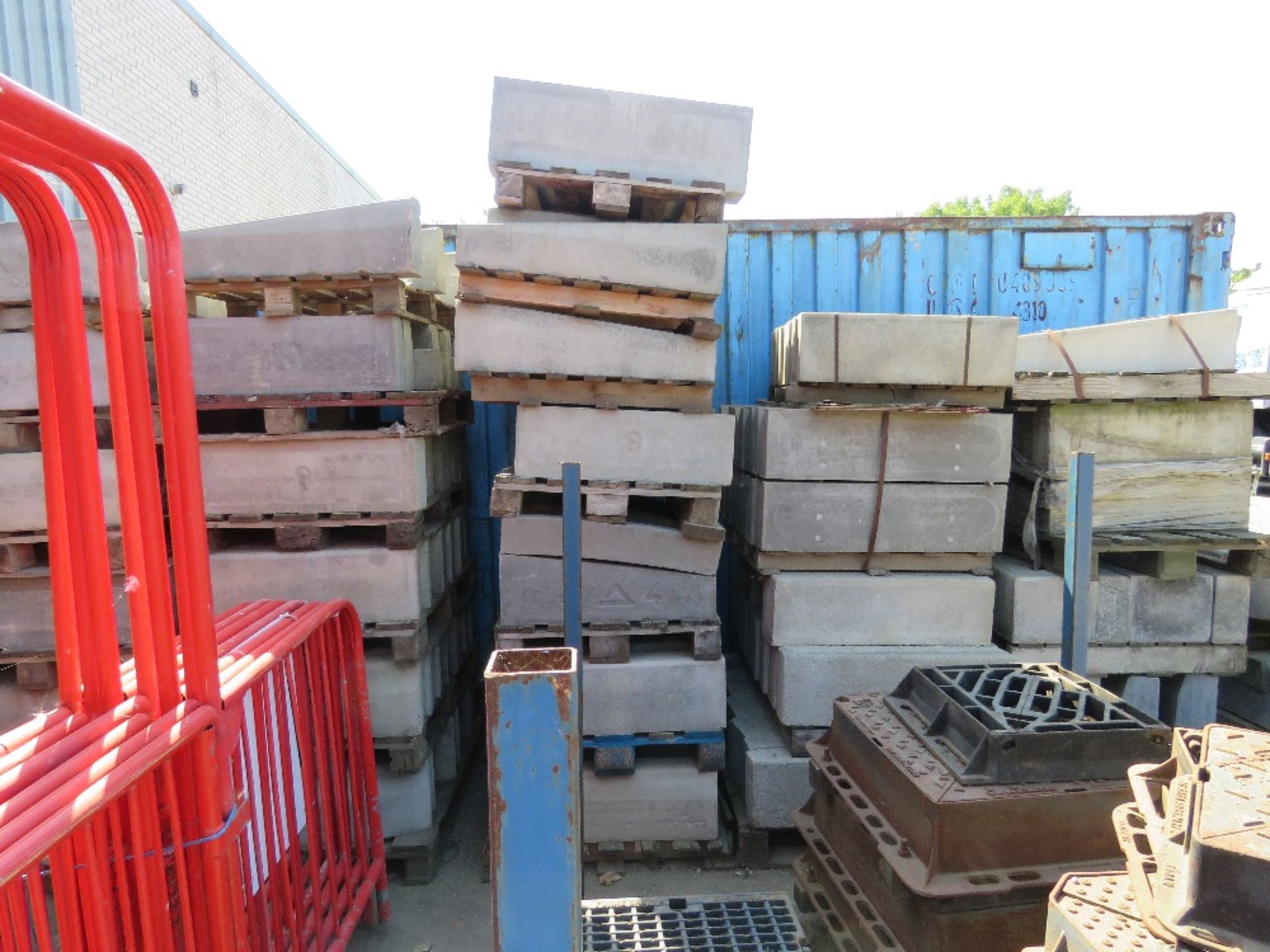 6 STACKS OF PALLETISED CONCRETE KERBS. LOT LOCATION: SS13 1EF, BASILDON, ESSEX. - Image 7 of 7