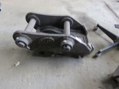 GEITH HYDRAULIC EXCAVATOR QUICK HITCH, 65MM PINS. LOT LOCATION: SS13 1EF, BASILDON, ESSEX.