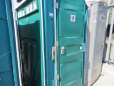 PORTABLE TOILET, MAINS CONNECTION TYPE. LOT LOCATION: SS13 1EF, BASILDON, ESSEX.