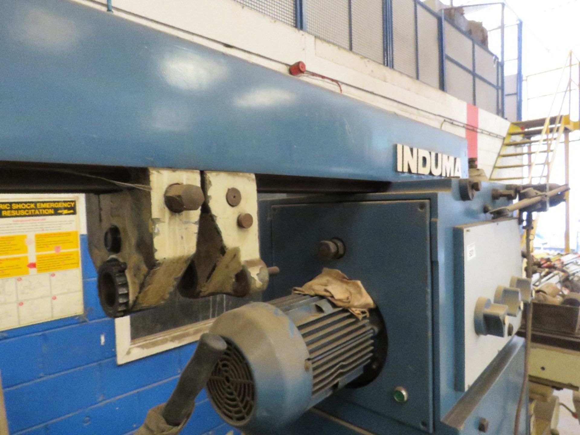 INDUMA UNIVERSAL MILLING MACHINE. LOT LOCATION: SS13 1EF, BASILDON, ESSEX. THIS LOT IS SOLD UNDER - Image 4 of 10