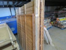 8 X TIMBER FENCING PANELS. LOT LOCATION: SS13 1EF, BASILDON, ESSEX.