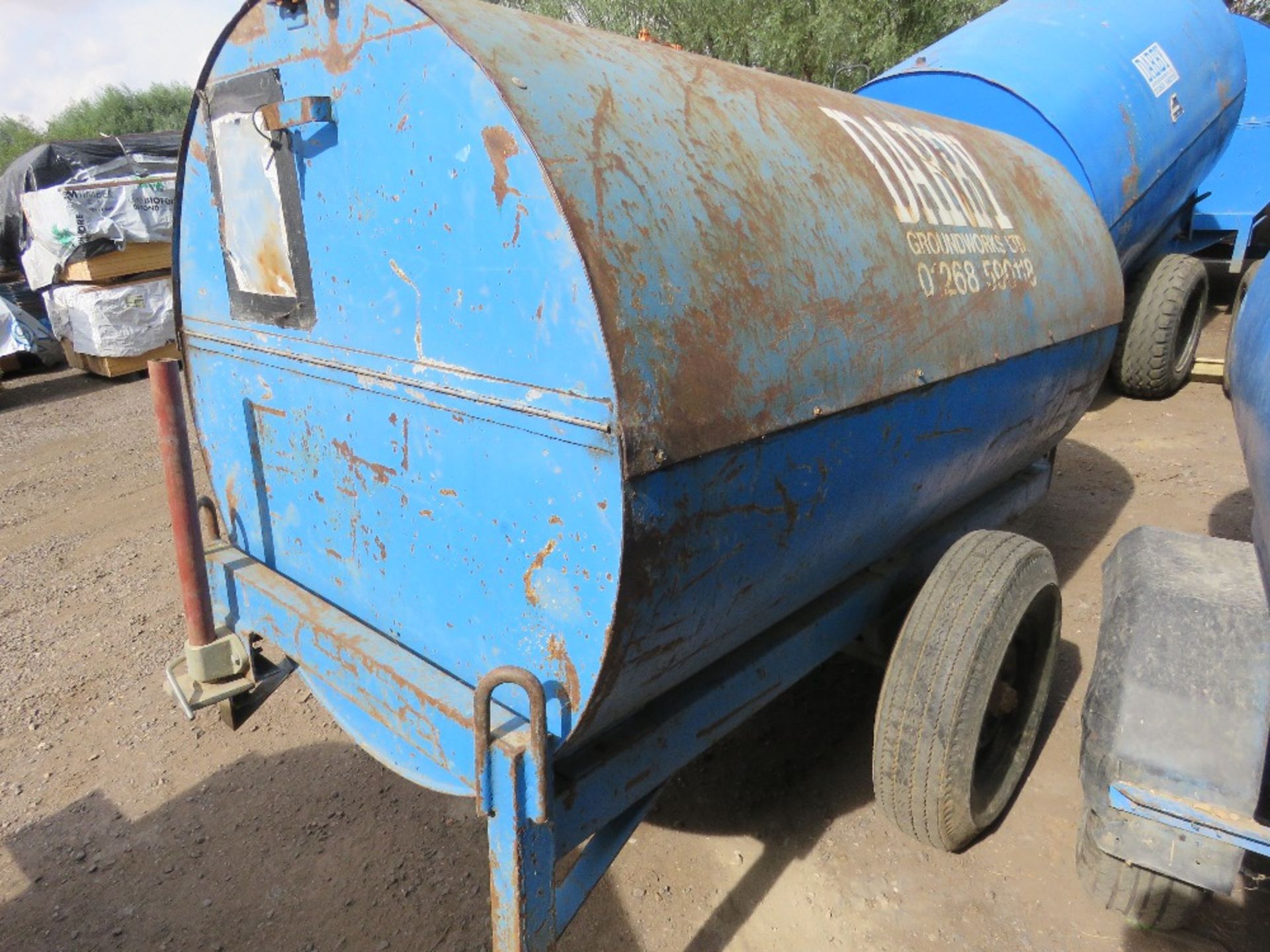 TRAILER ENGINEERING 250 GALLON / 1100 LITRE SINGLE AXLED BUNDED DIESEL BOWSER WITH HAND PUMP, HOSE A - Image 5 of 6