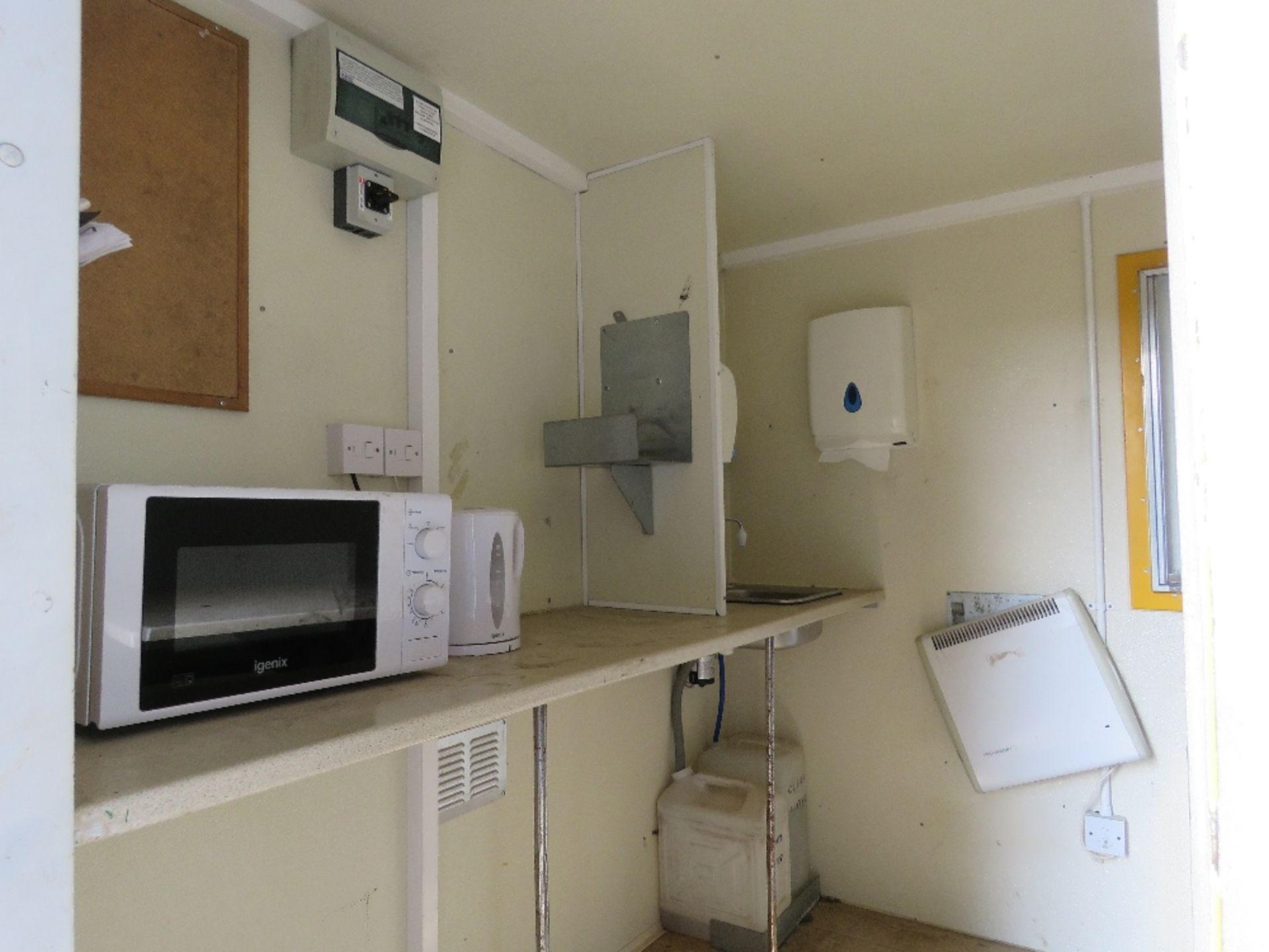 GROUNDHOG TOWED WELFARE UNIT WITH KITCHEN AREA, TOILET AND DRYING AREA PLUS A DIESEL GENERATOR. WHEN - Image 12 of 13