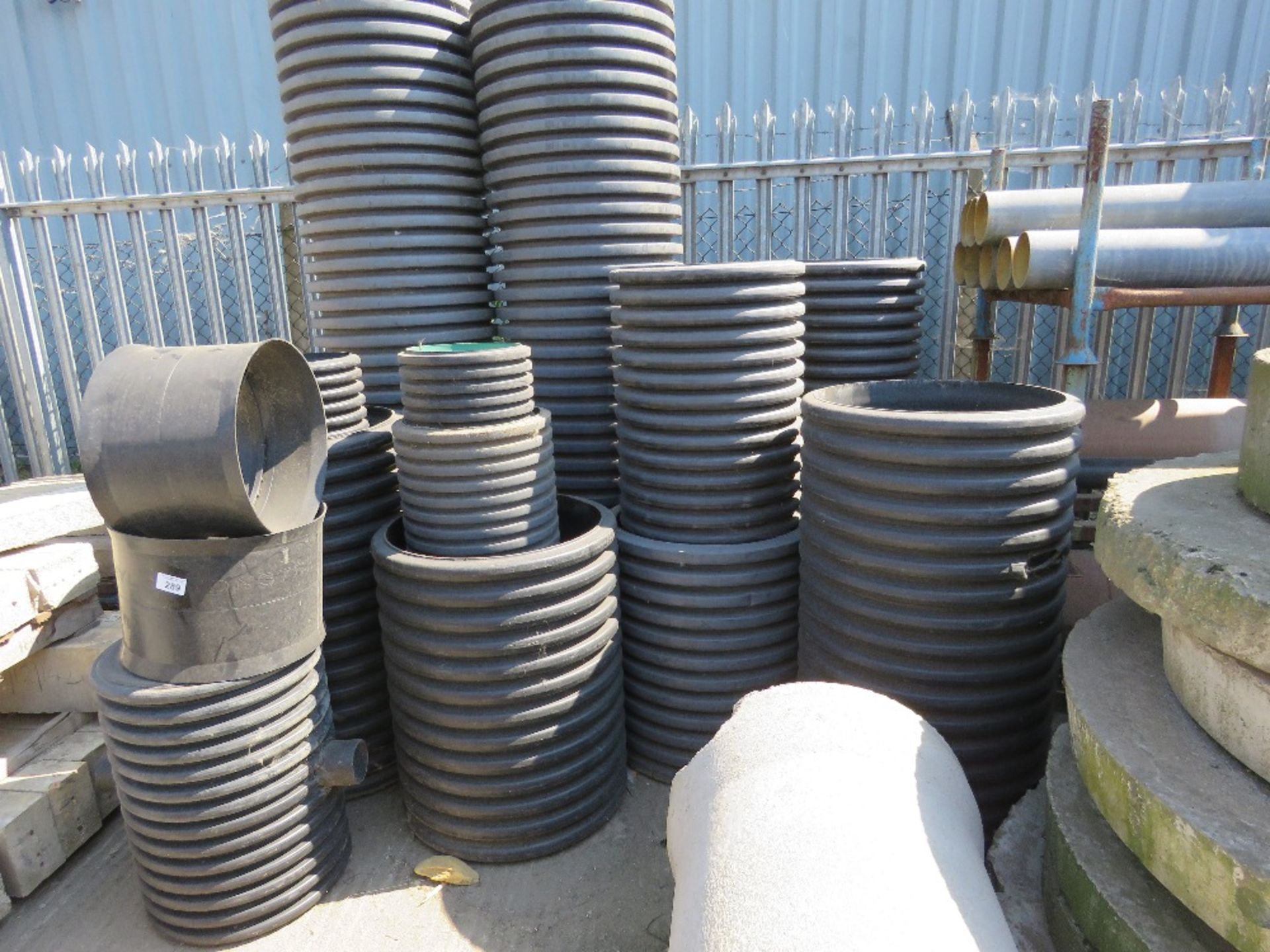 LARGE BORE PLASTIC CULVERT PIPES. LOT LOCATION: SS13 1EF, BASILDON, ESSEX. - Image 2 of 4