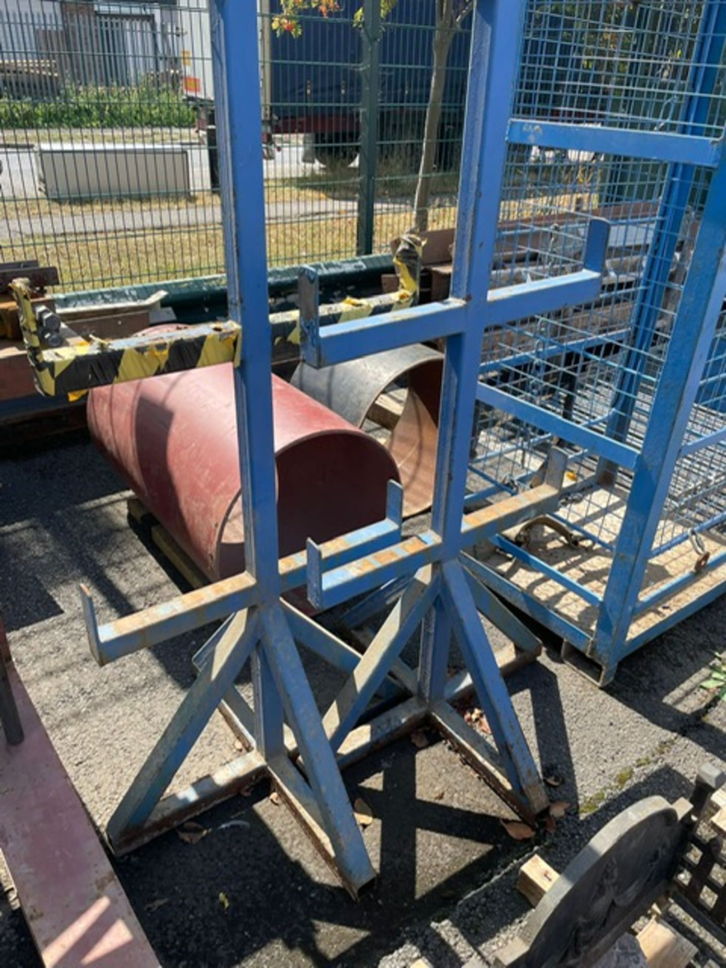 2 X BLUE PIPE RACK FRAMES. LOT LOCATION: SS13 1EF, BASILDON, ESSEX.