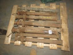 10 X SHORT REACH TRENCH PROPS. LOT LOCATION: SS13 1EF, BASILDON, ESSEX.