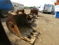 30" WIDE EXCAVATOR BUCKET ON 65MM PINS. LOT LOCATION: THE STONDON HALL SALEGROUND, ESSEX. CM15 0L