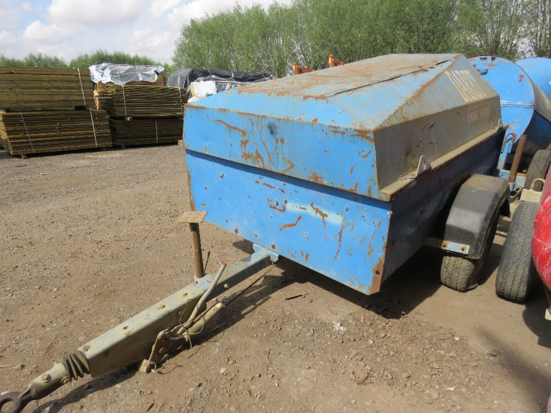 WESTERN TRAILERS COFFIN SHAPED BUNDED DIESEL BOWSER, 950LITRE CAPACITY APPROX PN:FB11. LOT LOCATI - Image 2 of 6
