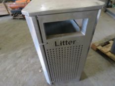 STANLESS STEEL LITTER BIN. LOT LOCATION: SS13 1EF, BASILDON, ESSEX.