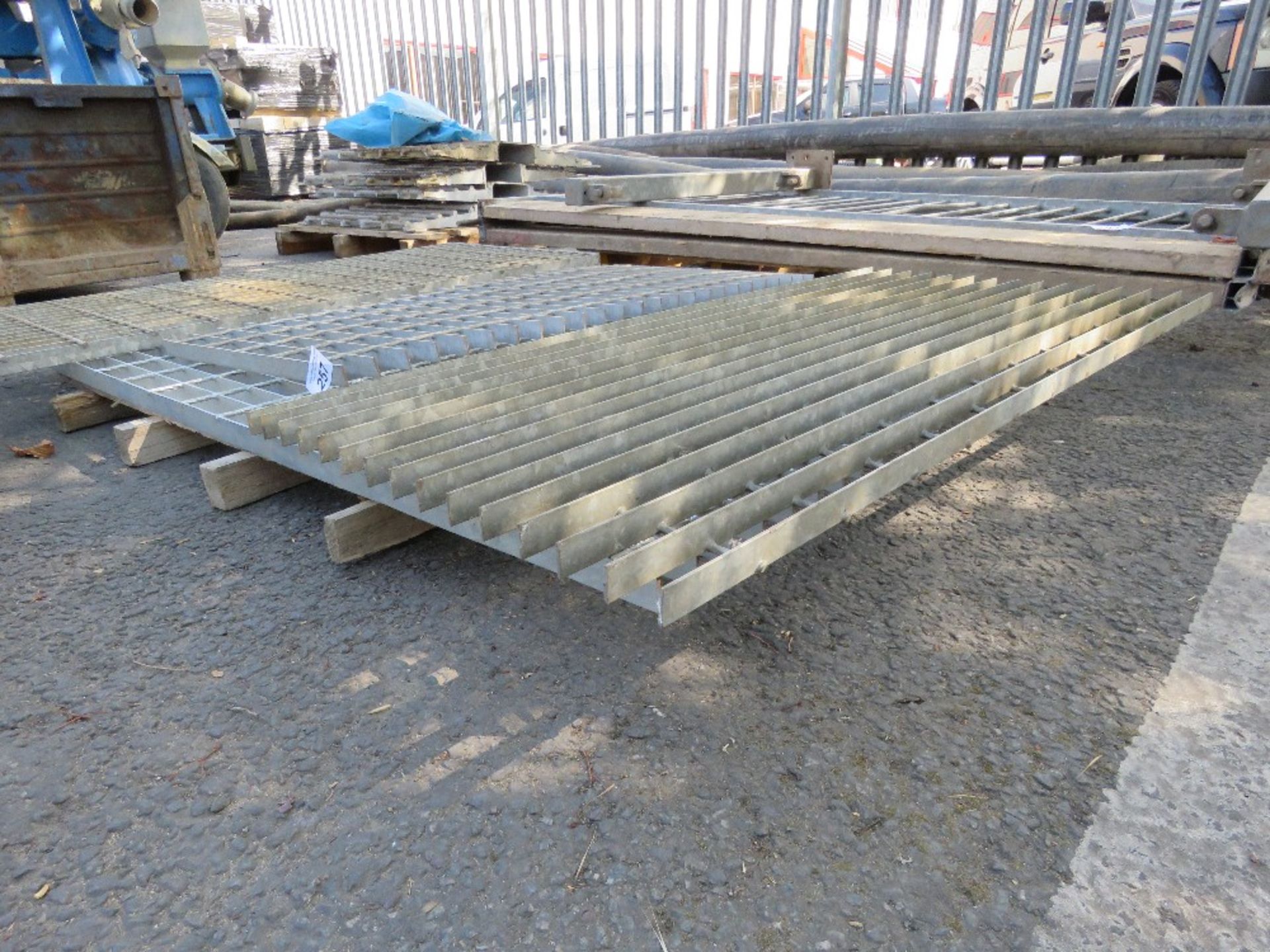 GALVANISED WALKWAY PANELS. LOT LOCATION: SS13 1EF, BASILDON, ESSEX. - Image 2 of 3