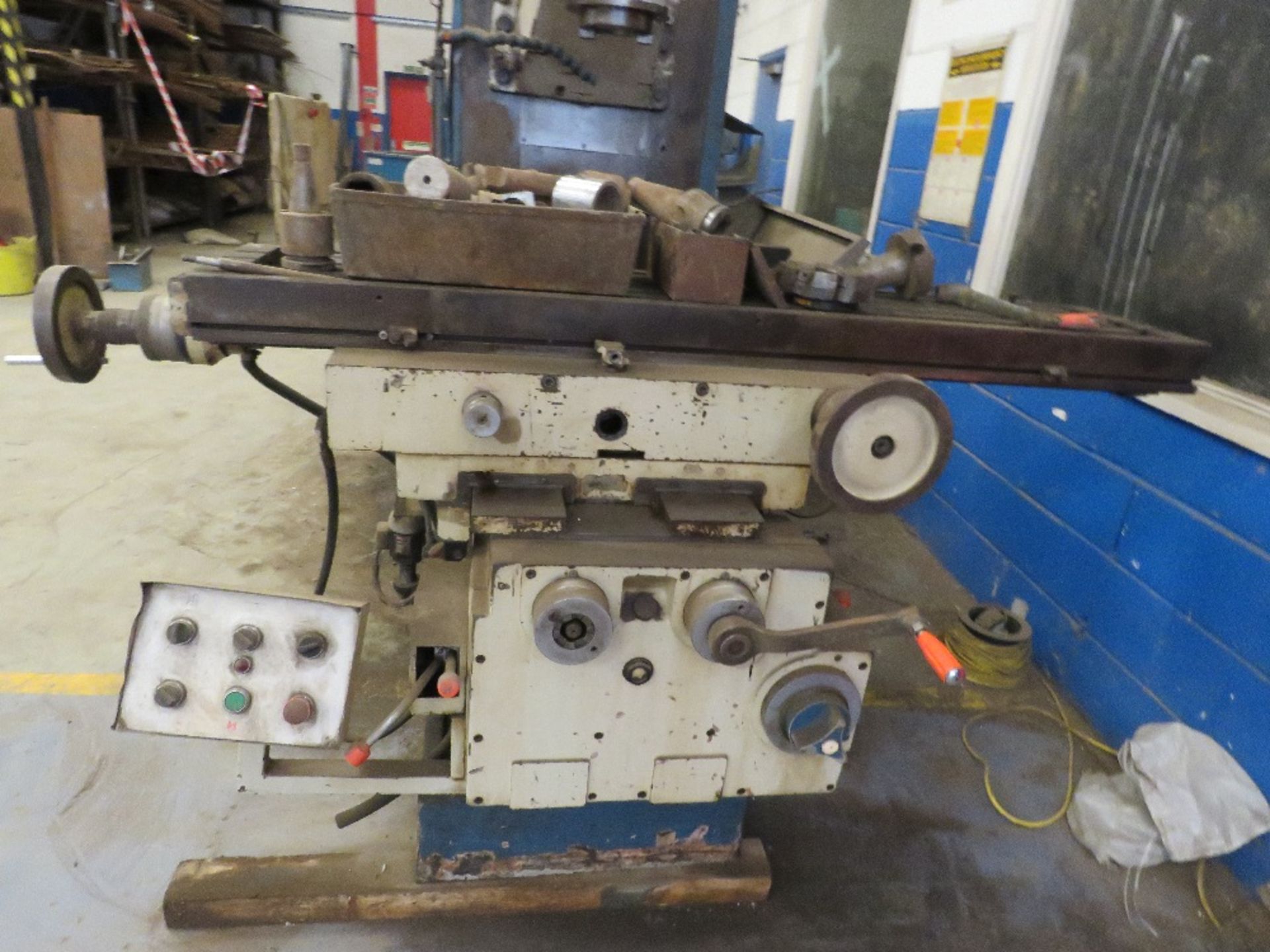 INDUMA UNIVERSAL MILLING MACHINE. LOT LOCATION: SS13 1EF, BASILDON, ESSEX. THIS LOT IS SOLD UNDER - Image 2 of 10