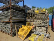 LARGE QUANTITY OF HERAS TYPE TEMPORARY MESH FENCE PANELS PLUS A LARGE QUANTITY OF FEET: APPROXIMATEL