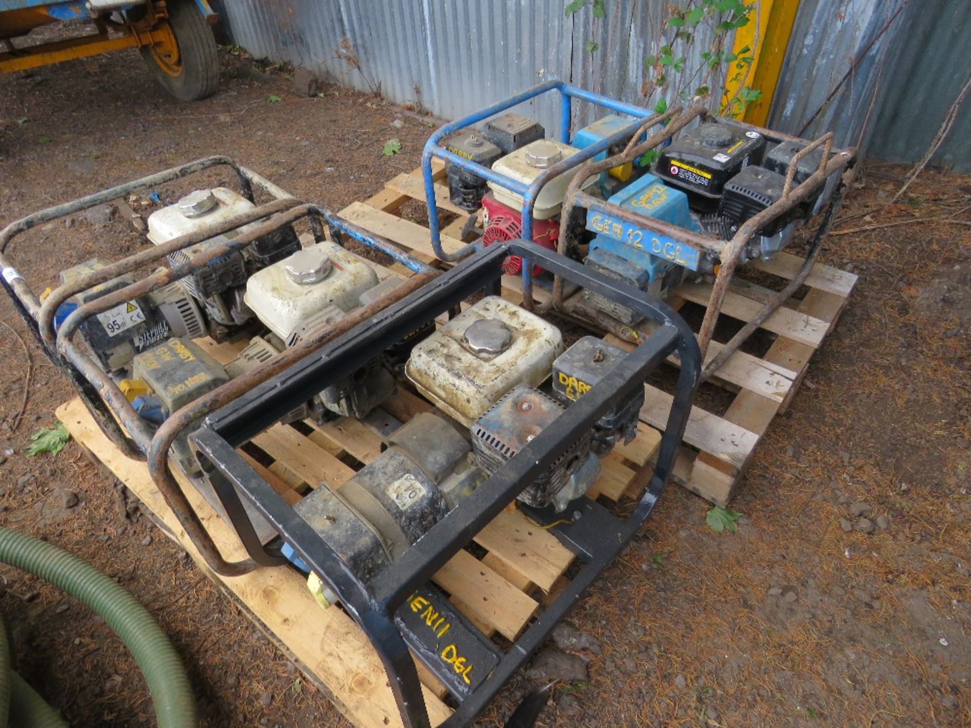 5 X PETROL ENGINED GENERATORS. LOT LOCATION: THE STONDON HALL SALEGROUND, STONDON MASSEY, ESSEX. C - Image 2 of 3