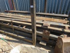 LARGE STILLAGE CONTAINING HEAVY DUTY BOX STEEL GATE / FENCE POSTS, 100MM X 100MM X 11FT LENGTH APPRO
